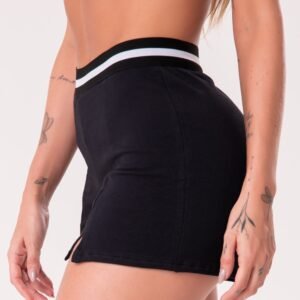 Short moletom preto com recortes e elástico